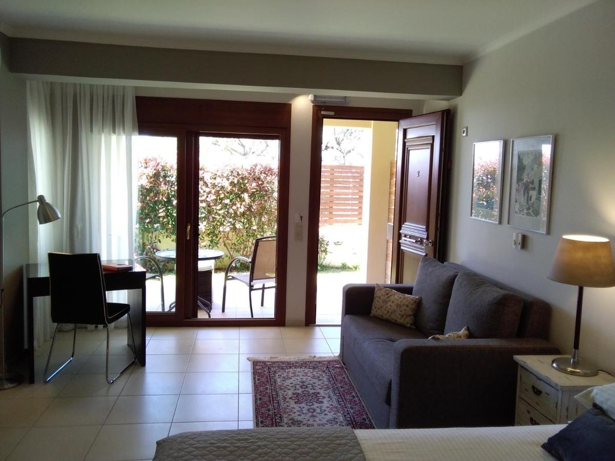 Villa Adelais Tsoukaládhes Exteriör bild
