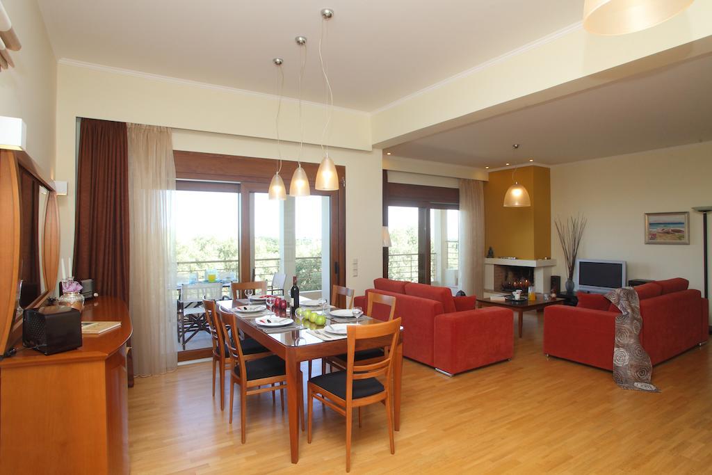 Villa Adelais Tsoukaládhes Rum bild