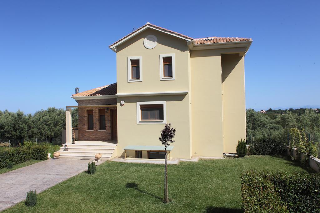 Villa Adelais Tsoukaládhes Exteriör bild